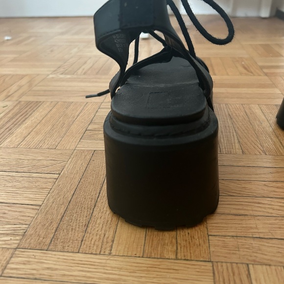 Topshop Black Platform Sandals - Picture 3 of 4
